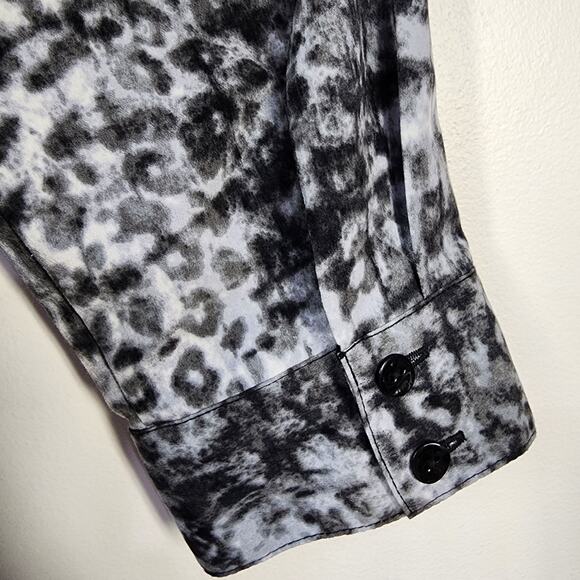 Chico’s Shirt Women Size 1 Medium Animal Print Button Down Long Sleeve Polyester - Picture 7 of 11